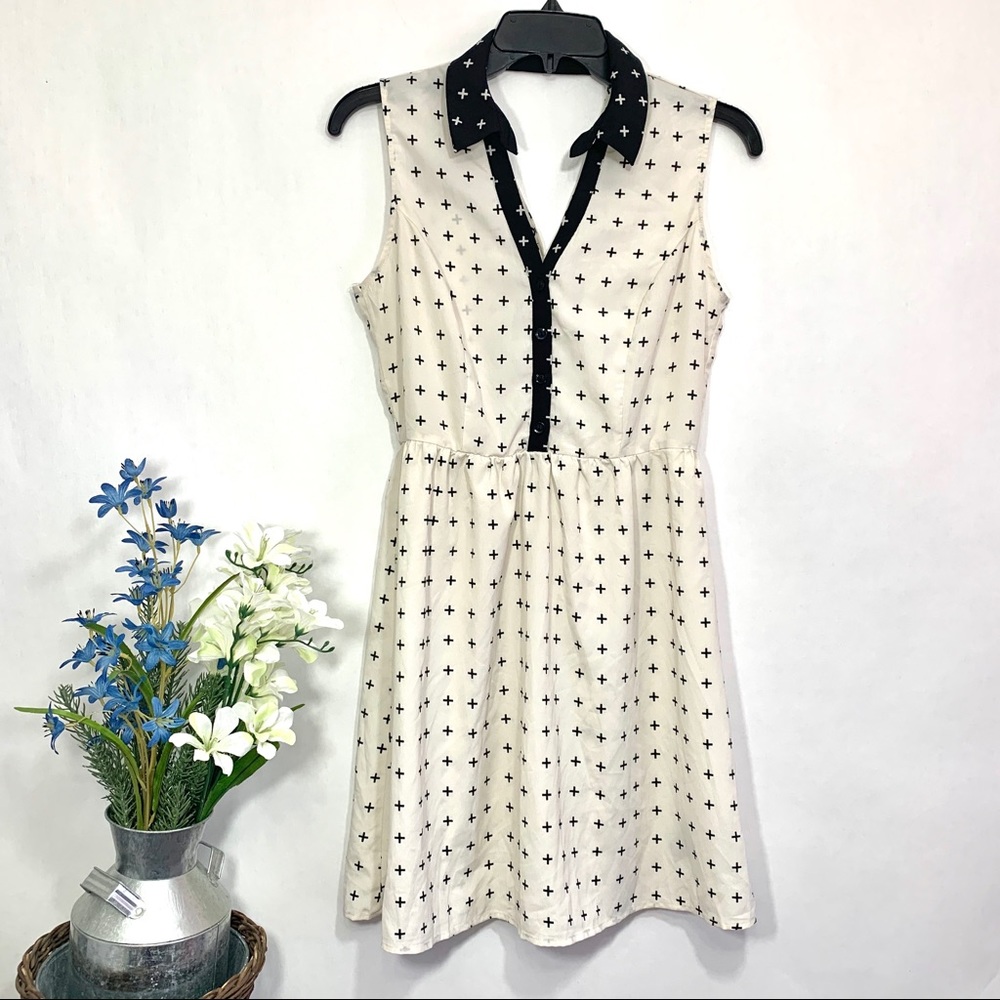 Forever 21 Women's Cream Black Sleeveless Short Dress NWT